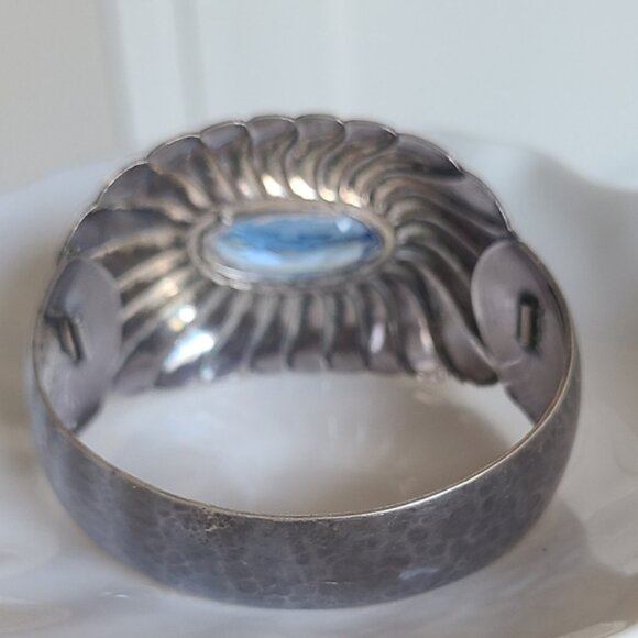 Vintage Hammered Metal Silver Huge Chunky Blue Oval Crystal Bangle Bracelet - Picture 4 of 10